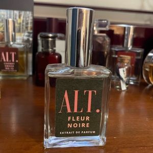 ALT Fleur noire. Slightly used. Fragrance is too strong for myself.